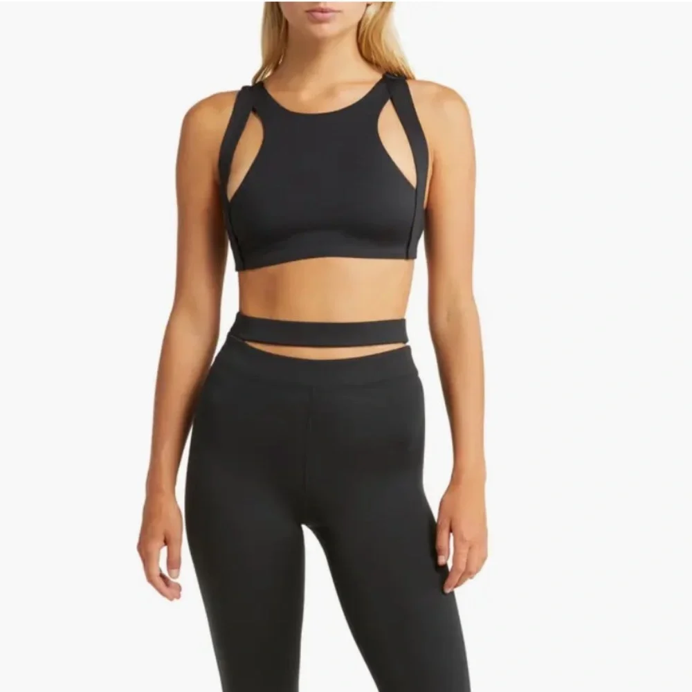 ALO Yoga Airlift All Access Cutout Bra in Black